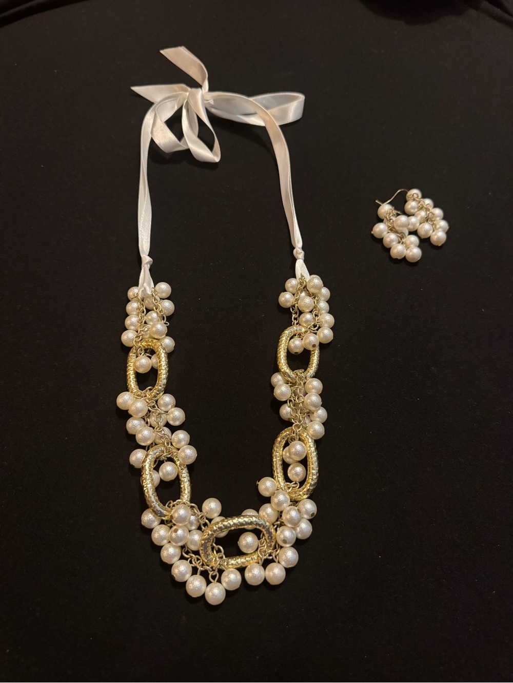 Plunder Ivory Pearl Cluster Necklace with Gold Links